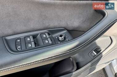 Внедорожник / Кроссовер Audi Q7 2015 в 