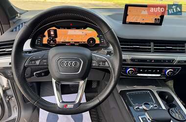 Внедорожник / Кроссовер Audi Q7 2015 в 