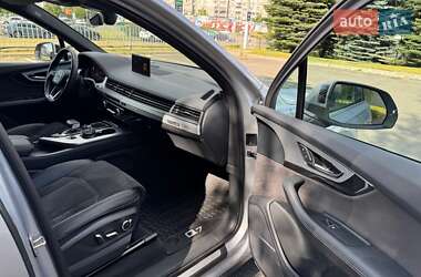 Внедорожник / Кроссовер Audi Q7 2015 в 