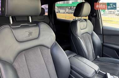 Внедорожник / Кроссовер Audi Q7 2015 в 