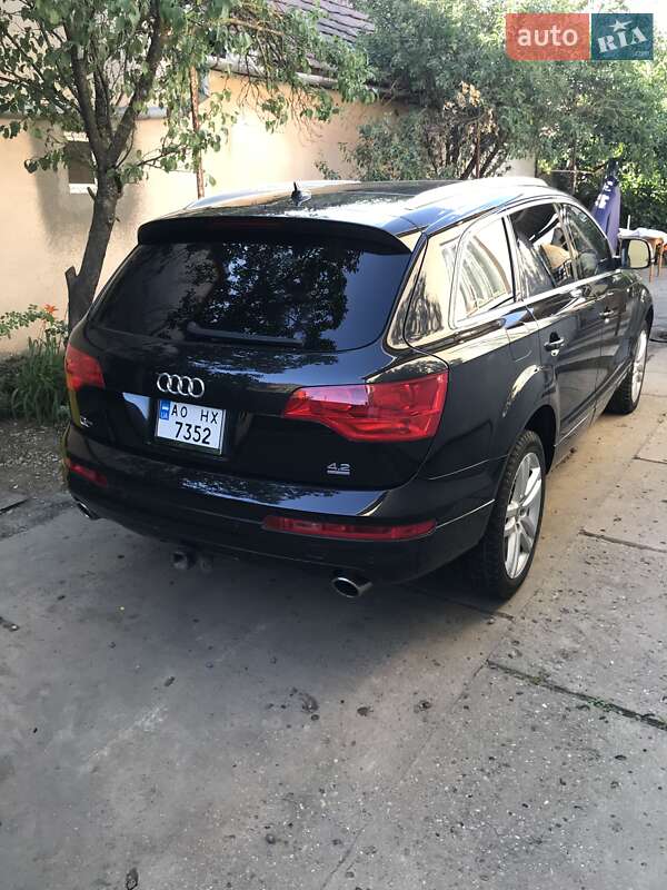 Внедорожник / Кроссовер Audi Q7 2007 в Ужгороде