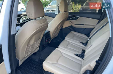 Внедорожник / Кроссовер Audi Q7 2020 в 