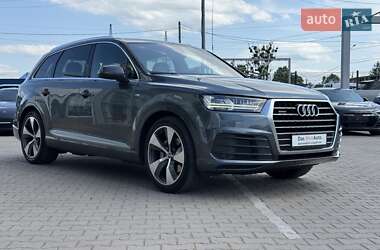 Внедорожник / Кроссовер Audi Q7 2015 в 