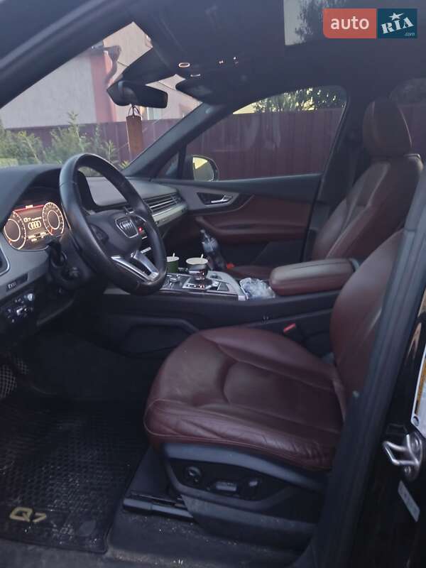 Внедорожник / Кроссовер Audi Q7 2016 в Шишаки