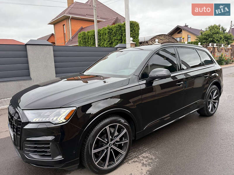 Внедорожник / Кроссовер Audi Q7 2021 в Киеве
