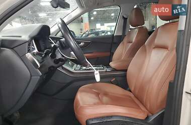 Позашляховик / Кросовер Audi Q7 2022 в 