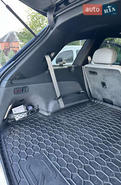Внедорожник / Кроссовер Audi Q7 2016 в 