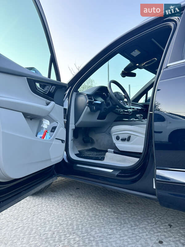 Внедорожник / Кроссовер Audi Q7 2016 в Харькове