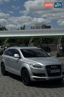 Внедорожник / Кроссовер Audi Q7 2006 в 