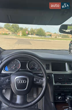 Внедорожник / Кроссовер Audi Q7 2006 в 