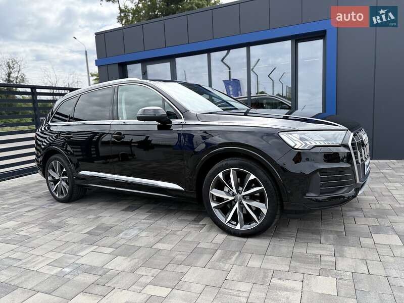 Внедорожник / Кроссовер Audi Q7 2022 в Ровно