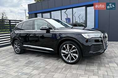 Внедорожник / Кроссовер Audi Q7 2022 в 