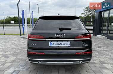 Внедорожник / Кроссовер Audi Q7 2022 в 