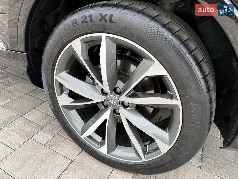 Внедорожник / Кроссовер Audi Q7 2022 в Ровно