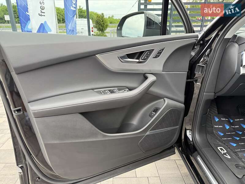 Внедорожник / Кроссовер Audi Q7 2022 в Ровно