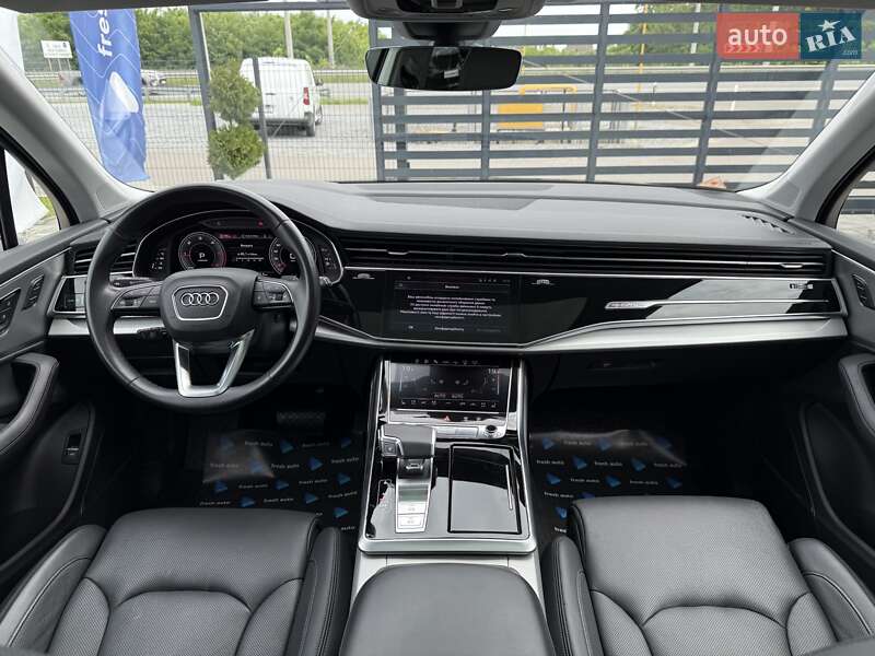 Внедорожник / Кроссовер Audi Q7 2022 в Ровно