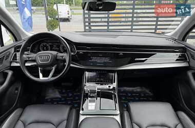 Внедорожник / Кроссовер Audi Q7 2022 в 