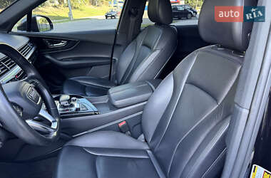 Внедорожник / Кроссовер Audi Q7 2016 в 