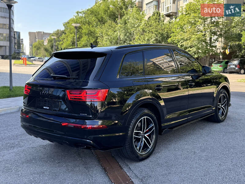 Внедорожник / Кроссовер Audi Q7 2016 в Запорожье