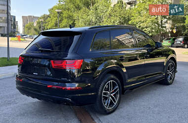 Внедорожник / Кроссовер Audi Q7 2016 в 