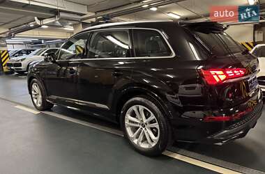 Внедорожник / Кроссовер Audi Q7 2024 в 