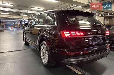 Внедорожник / Кроссовер Audi Q7 2024 в 
