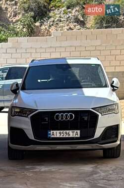 Внедорожник / Кроссовер Audi Q7 2020 в 