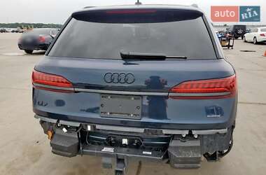 Позашляховик / Кросовер Audi Q7 2024 в 