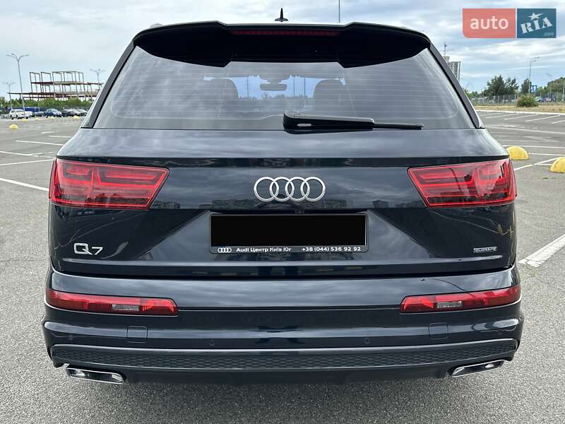 Внедорожник / Кроссовер Audi Q7 2017 в Киеве