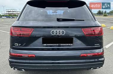 Внедорожник / Кроссовер Audi Q7 2017 в 