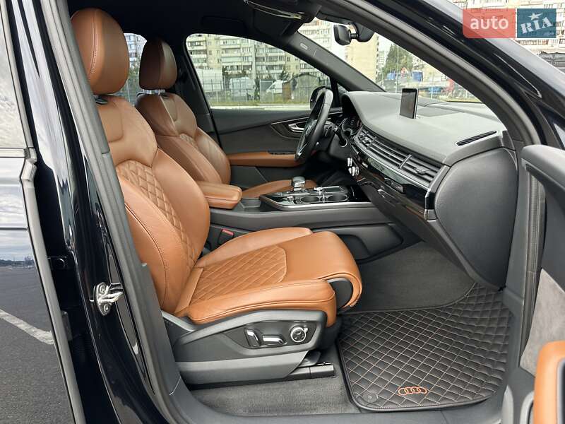Внедорожник / Кроссовер Audi Q7 2017 в Киеве