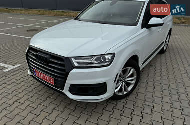 Внедорожник / Кроссовер Audi Q7 2017 в 