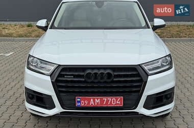 Внедорожник / Кроссовер Audi Q7 2017 в 