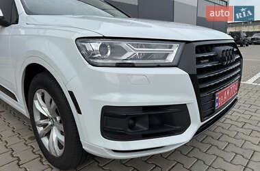 Внедорожник / Кроссовер Audi Q7 2017 в 
