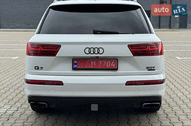 Внедорожник / Кроссовер Audi Q7 2017 в 