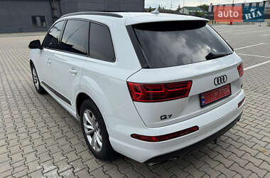 Внедорожник / Кроссовер Audi Q7 2017 в 