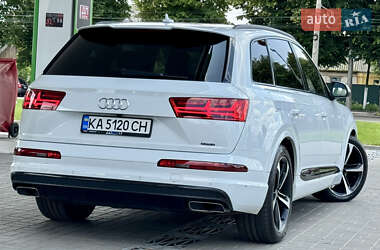 Внедорожник / Кроссовер Audi Q7 2016 в 