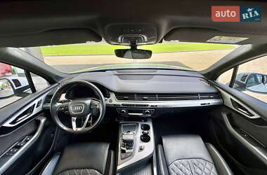 Внедорожник / Кроссовер Audi Q7 2016 в 