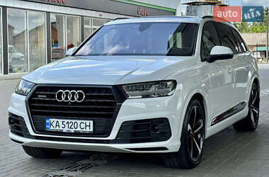 Внедорожник / Кроссовер Audi Q7 2016 в 