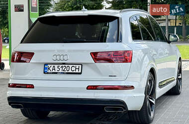 Внедорожник / Кроссовер Audi Q7 2016 в 