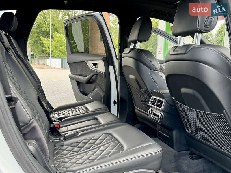 Внедорожник / Кроссовер Audi Q7 2016 в Житомире