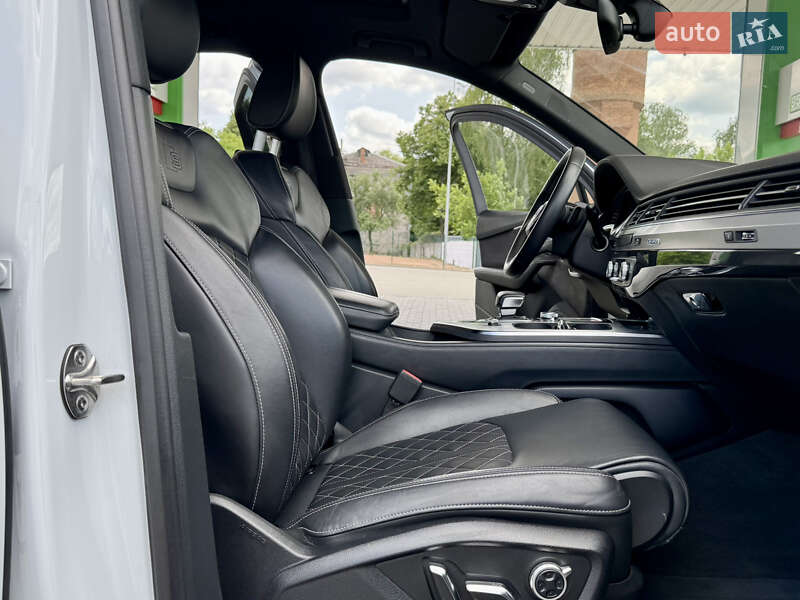 Внедорожник / Кроссовер Audi Q7 2016 в Житомире