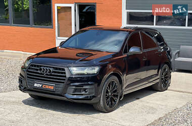 Позашляховик / Кросовер Audi Q7 2018 в 