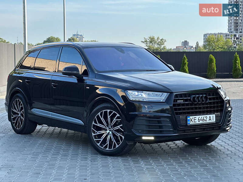 Внедорожник / Кроссовер Audi Q7 2015 в Днепре