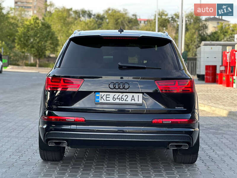 Внедорожник / Кроссовер Audi Q7 2015 в Днепре