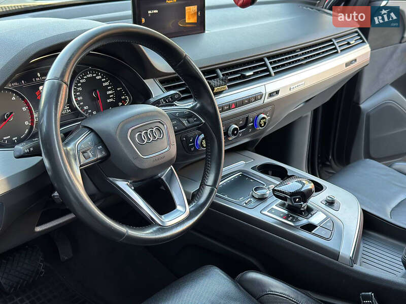 Внедорожник / Кроссовер Audi Q7 2015 в Днепре