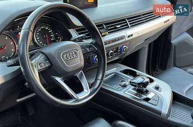 Внедорожник / Кроссовер Audi Q7 2015 в 