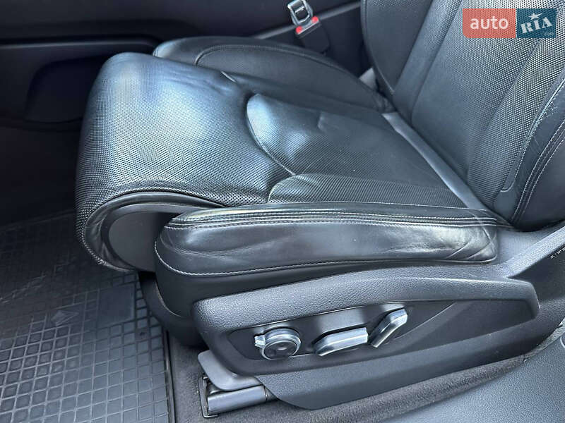 Внедорожник / Кроссовер Audi Q7 2015 в Днепре