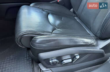 Внедорожник / Кроссовер Audi Q7 2015 в 