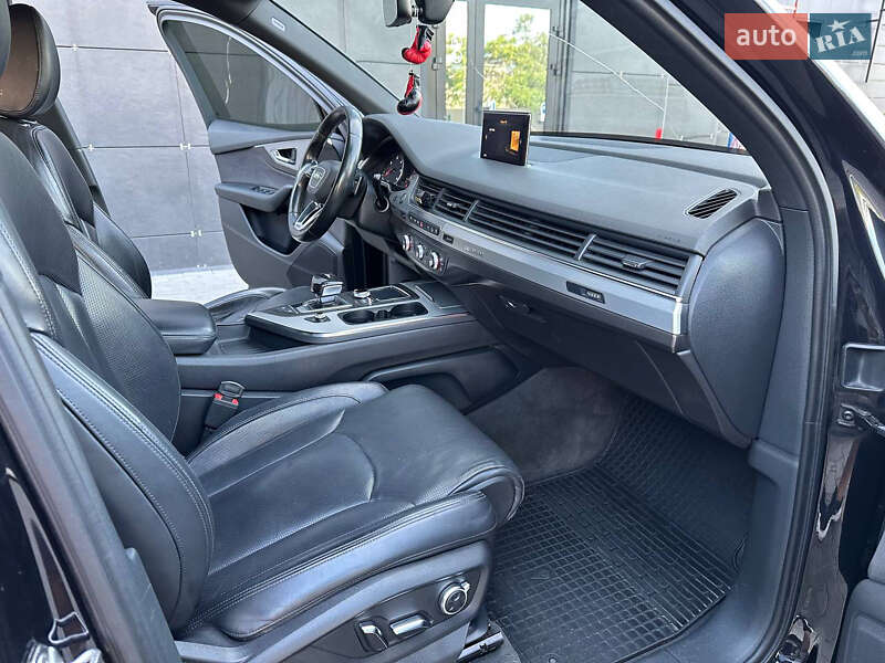 Внедорожник / Кроссовер Audi Q7 2015 в Днепре